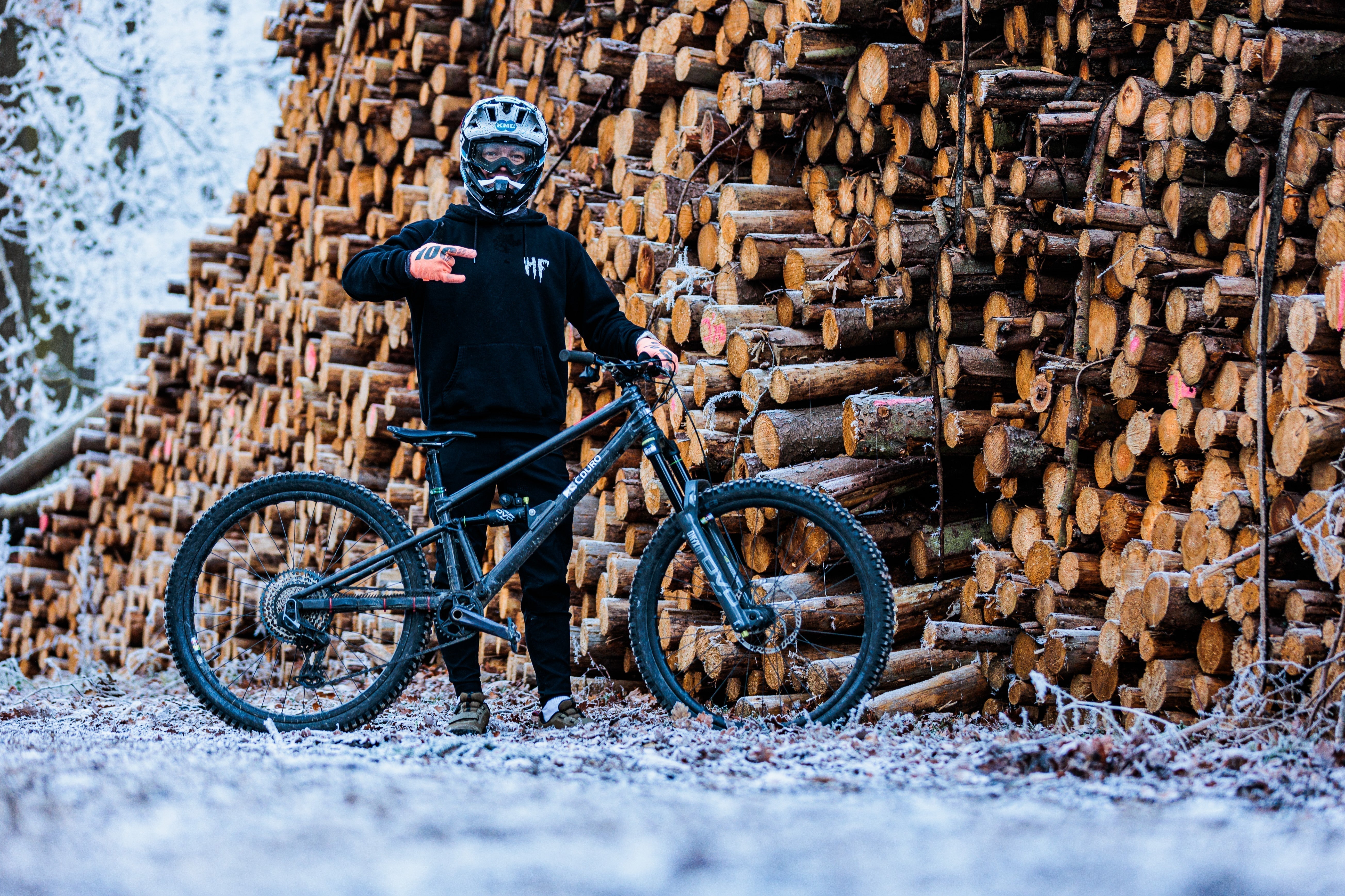 VOJTA BLÁHA JOINS C/DURO BIKES FOR 2025